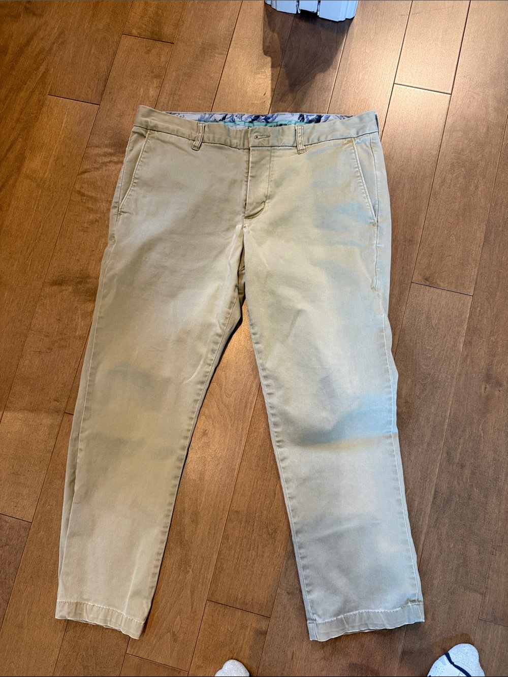 Tommy Bahama Men's Chinos in Light Khaki size 34x27